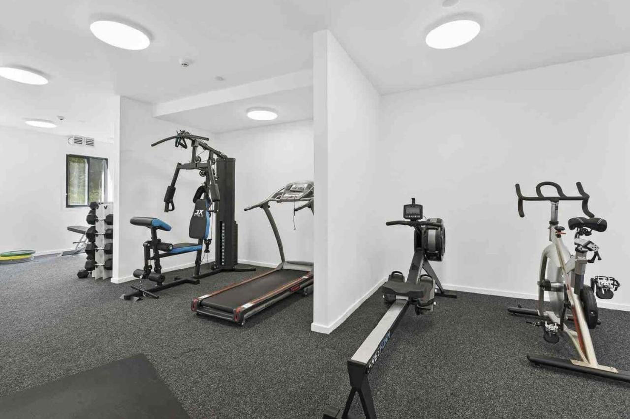 Modern 2-Bedroom Apartment 7-Mins Walk To קווינסטאון מראה חיצוני תמונה